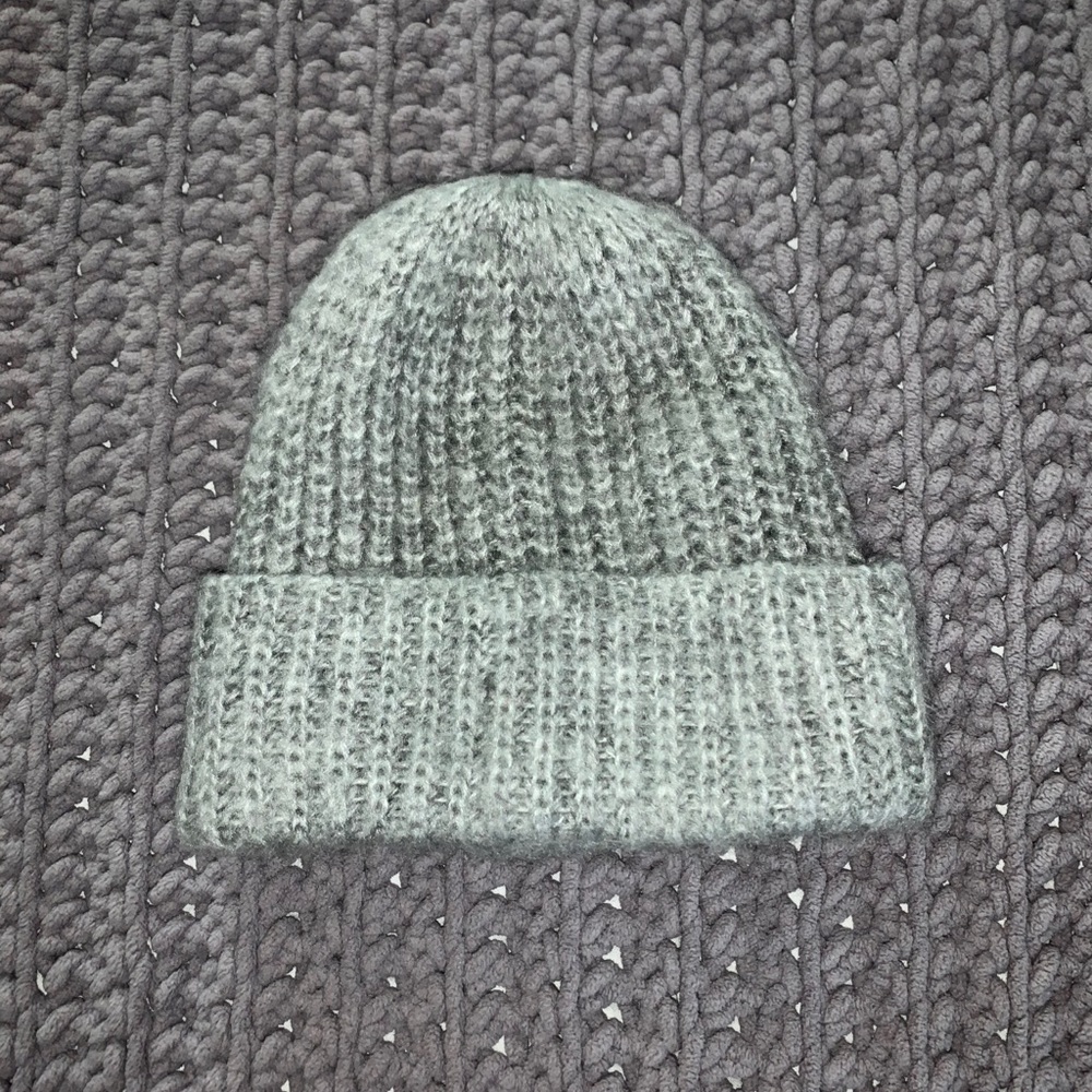 Gray Topshop knit beanie